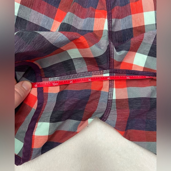 Lululemon size 8 Tracker Short II Wheezy Check Multi Heathered Berry Yum Yum Run - Picture 9 of 11
